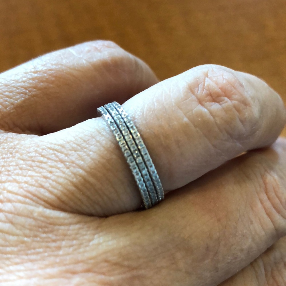 Set of 3 thin bands with round stones